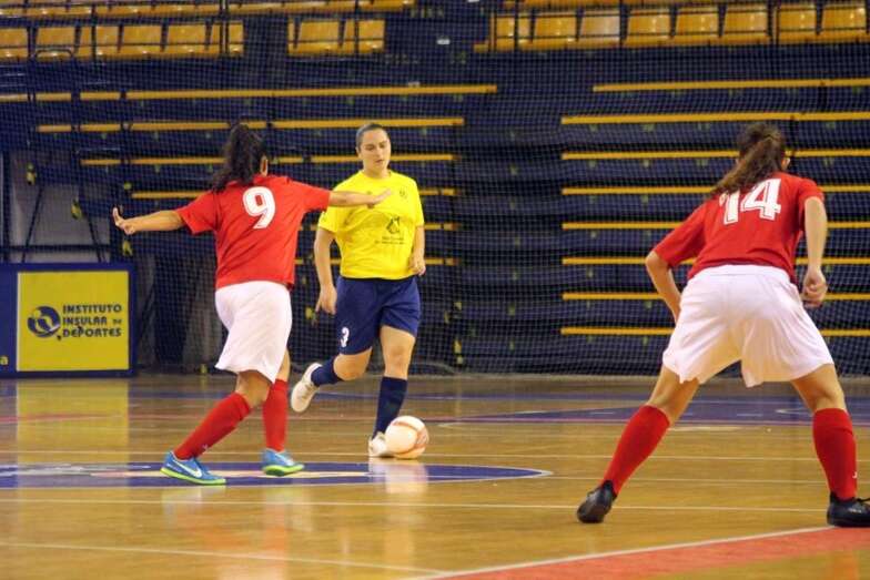 Imagen del partido de ida entre los dos equipos en Gran Canaria (Foto TA)